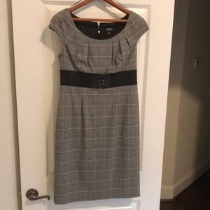 Adraban Papell size 10 beautiful dress. NWOT